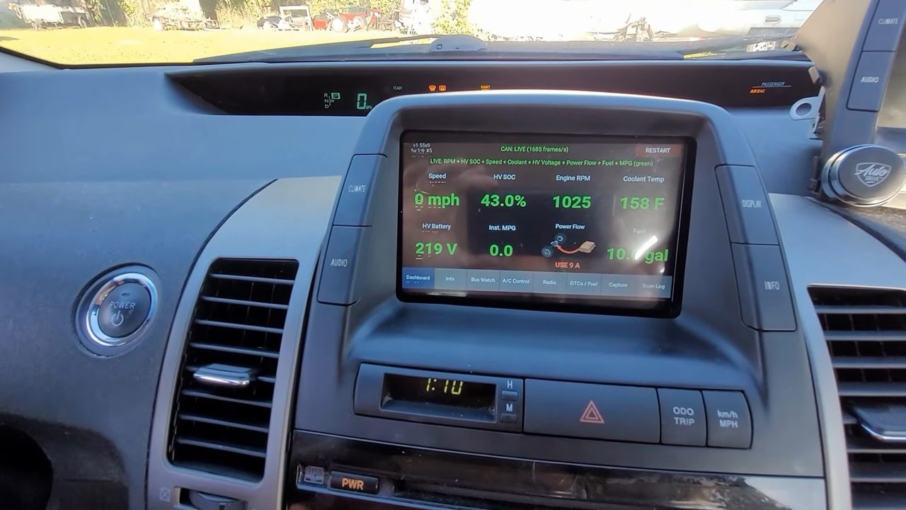 AutoBeYours MFD 4G2 prototype in a Prius dash